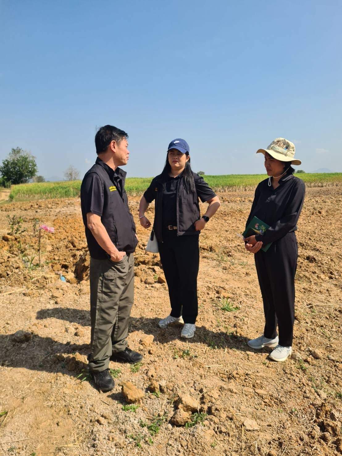 title - ผู้ตรวจราชการกรม ลงพื้นที่โครงการแก้ไขปัญหาที่ดินสภาประชาชน 4 ภาค จังหวัดเพชรบุรี